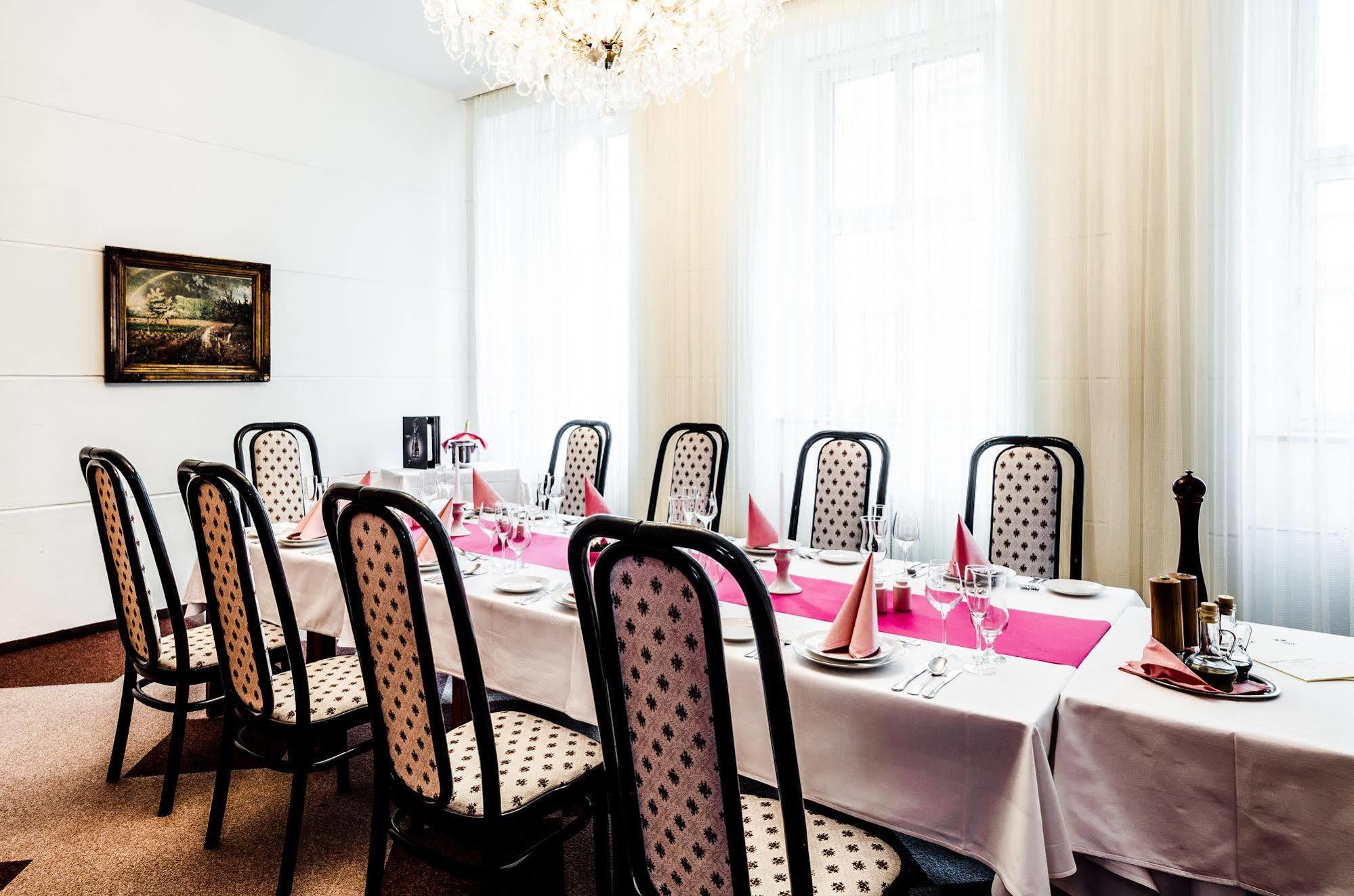 Hotel Slavia Brno Ngoại thất bức ảnh